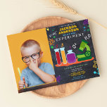 science födelsedagsfest-foto inbjudningar<br><div class="desc">Fira din Födelsedagsfest med vår inbjudan till forskarpartiet. Utformningen har experimentrör på svart bakgrund från kritbord. Den här galna vetenskapsmannen-födelsedagsfotoinbjudan är perfekt för ditt lilla geniala första födelsedagsfest,  science party eller science Expert party.</div>