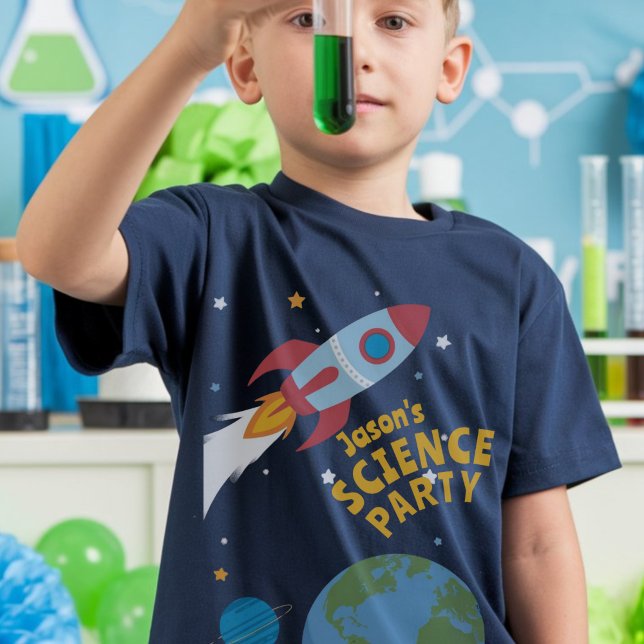 Science party gäst på hedersraket t shirt (Skapare uppladdad)