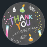 Science Sticker Tack för att du födelsedag Flickor Runt Klistermärke<br><div class="desc">♥ din egen perfekt,  Cupkaka Topper och Kuvert Seal! Vetenskapligt tema.</div>