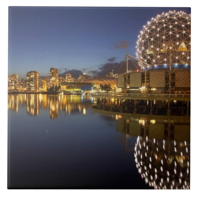 Science World och CBD återspeglas i False Creek, Kakelplatta (Framsidan)