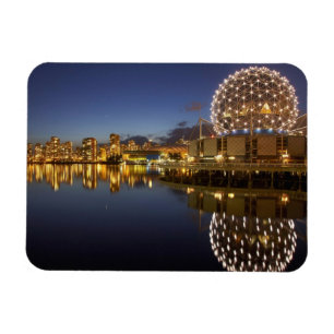 Science World och CBD återspeglas i False Creek, Magnet