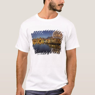 Science World och CBD återspeglas i False Creek, T Shirt