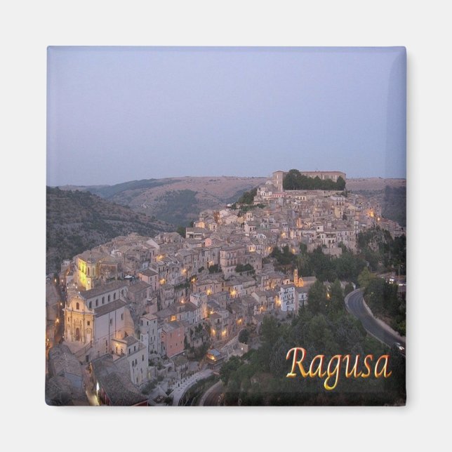 SCL072 RAGUSA by Night, Sicilien, Italien, Fridge Magnet (Framsidan)