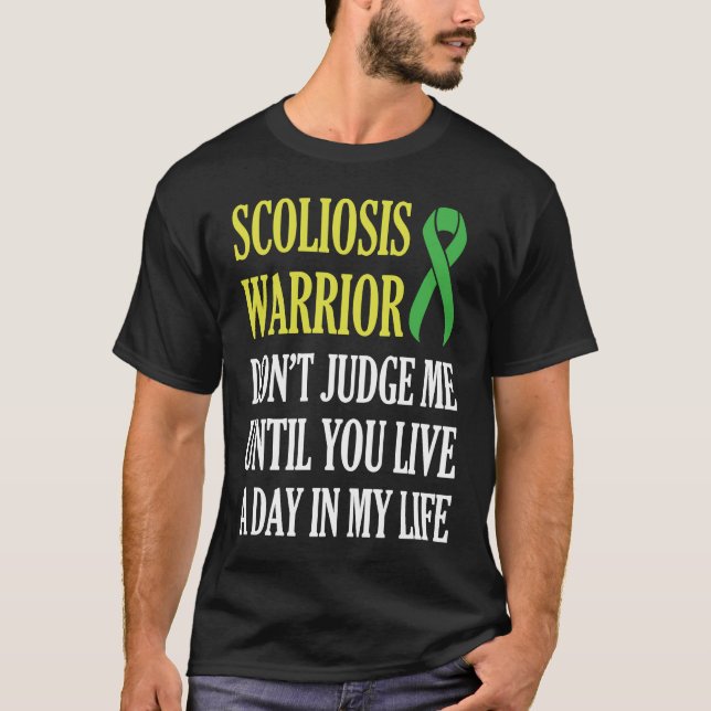 Scoliosis Awareness Domare Scoliotic Warrior Survi T Shirt (Framsida)