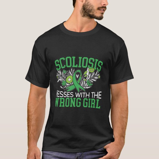 Scoliosis Messes With The Wrong Back Surgery Lumba T Shirt (Framsida)