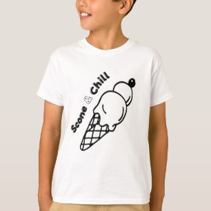 Scone & Chill - Spelande design för sommarfilmer T Shirt