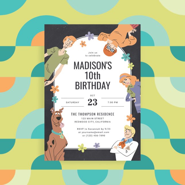 Scooby-Doo Characters Groovy Chalkboard Birthday Inbjudningar (Invitation on background)