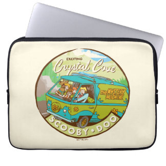 Scooby-Doo | Gang Drives through Crystal Cove Laptop Fodral