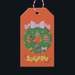 Scooby-Doo Holiday Snack Wreath Graphic Presentetikett<br><div class="desc">Fill up on this fun Scooby-Snack inspired holiday wreath graphic! Wear this on a festive holiday sweater,  carry your holiday shopping with a tote bag,  or enjoy this design on a personalized mug! Shop this graphic on even more customizable Zazzle gifts!</div>