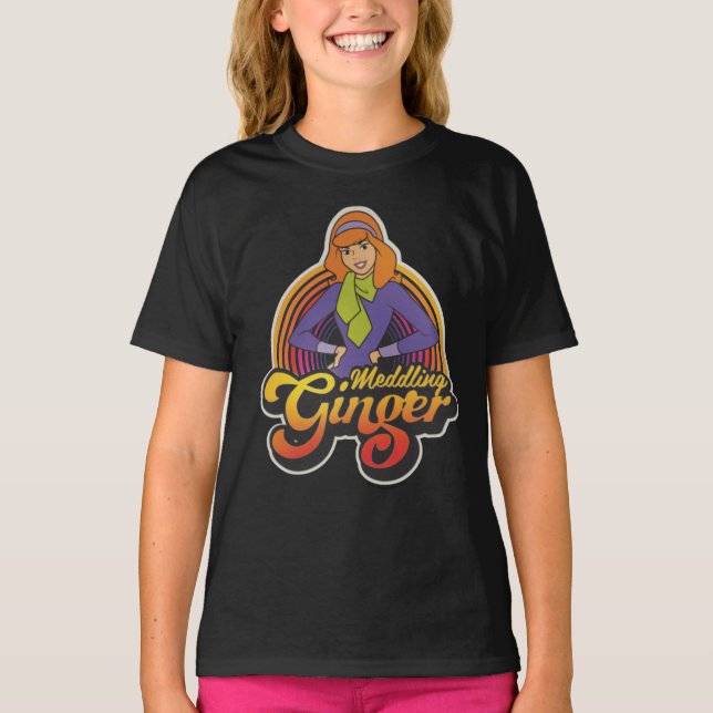 Scooby-Doo | "Meddling Ginger" Daphne Tee (Framsida)