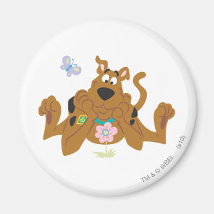 Scooby-Doo som beundrar blomman Magnet