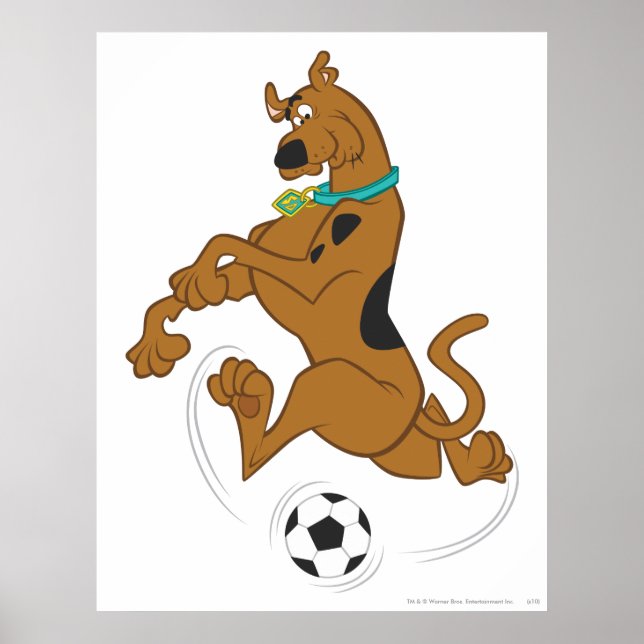 Scooby-Doo som sparkar fotbollboll Poster (Framsidan)