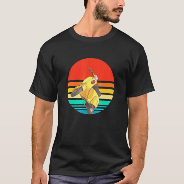 Scooter Driver Retro Classic Motorcycle Moped T Shirt (Framsida)