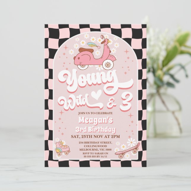 Scooter Rosa Young Vild och 3:e födelsedagen Inbjudningar (Stående Fram)
