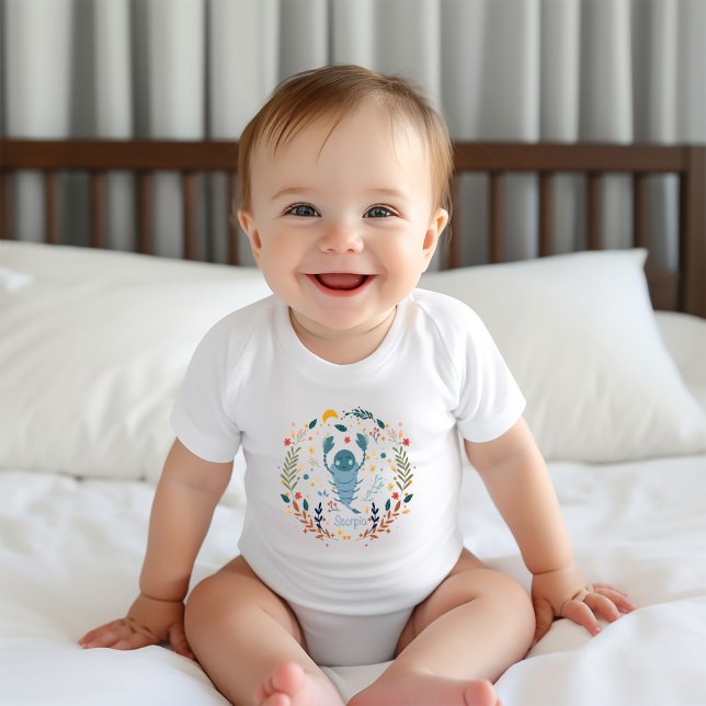 Scorpio Baby One Biet- Strong och Spirited Zodiac T Shirt (Skapare uppladdad)
