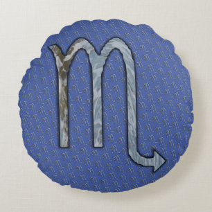 Scorpio Zodiac Symbol Inslag av Kenneth Yoncich Rund Kudde
