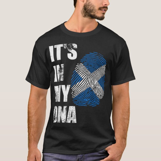 SCOTLAND, DET ÄR I MIN DNA SCOTTISH FLAGGA DISTRES T SHIRT (Framsida)