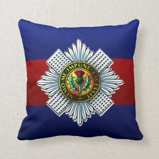 Scots den vaktbehållalugn och fullvuxen kudde