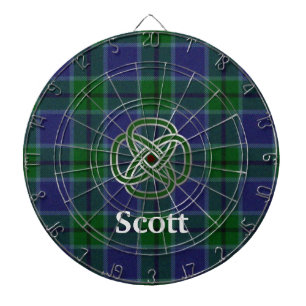 Scott Play med Celtic Knot Dart Board Piltavla