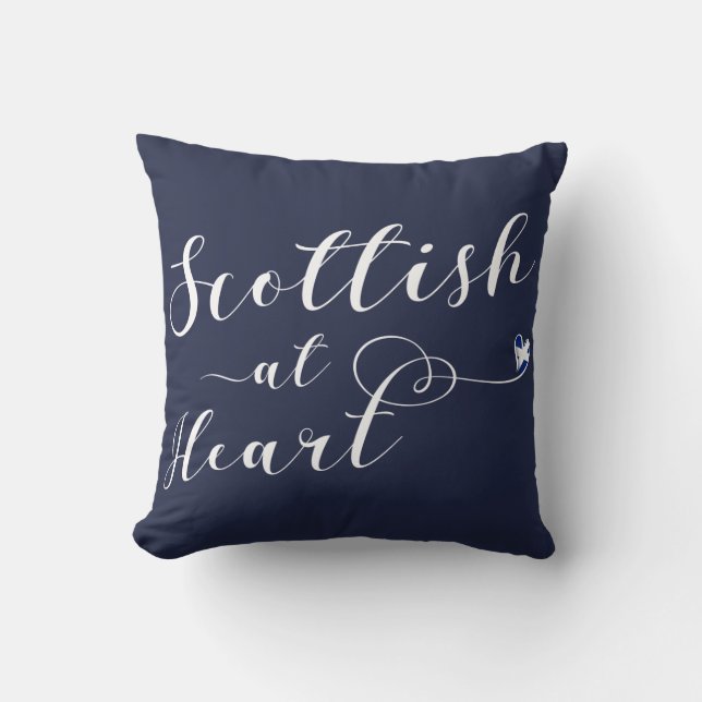 Scottish at Heart Throw Cushion Kudde (Framsida)