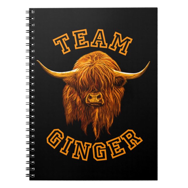 Scottish Highland Cow Celebrates Team Ginger Anteckningsbok (Framsidan)