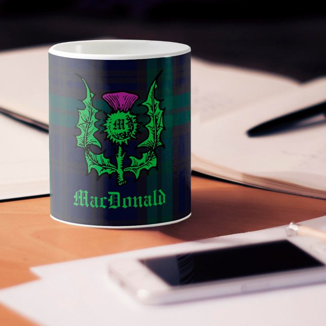 Scottish Thistle på Mörk Tartan Custom Name Kaffemugg (Skapare uppladdad)