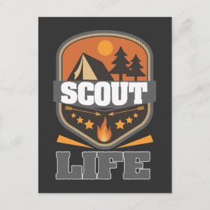 Scout Life Camping som talar om skogsadventur Vykort
