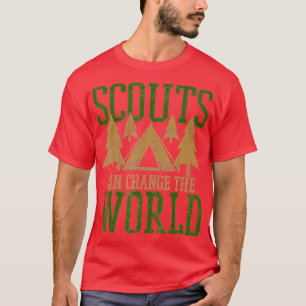 Scout visar Camp-ledaren som döljer en hike-kampan T Shirt