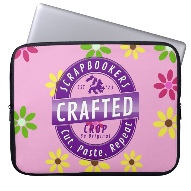 Scrapbookers – Klipp, klistra och repetera Laptop Fodral (Framsidan)