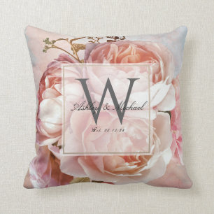 SCRIPT BRÖLLOP MONOGRAM   Rosa ros Peonies Kudde