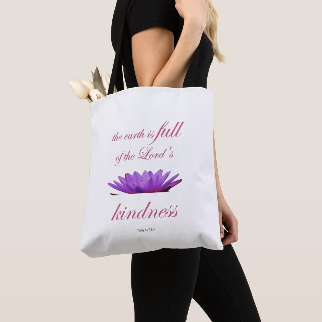 Scripture, Psalm 33,  Lord's Kindness Purple Lotus Tygkasse (Närbild)