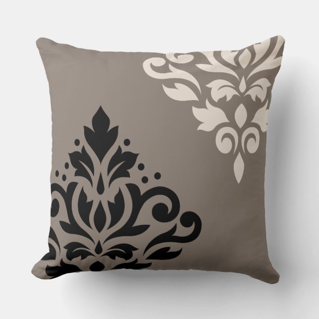 Scroll Damask Art I Svart & Kräm på Taupe Kudde (Framsida)