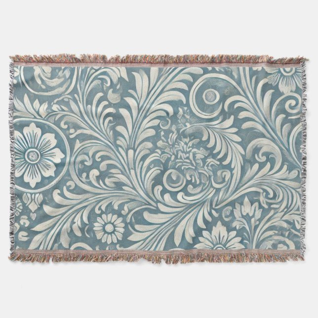 Scrolling Damask Pattern in Soft Blue and Ivory Filt (Framsidan)