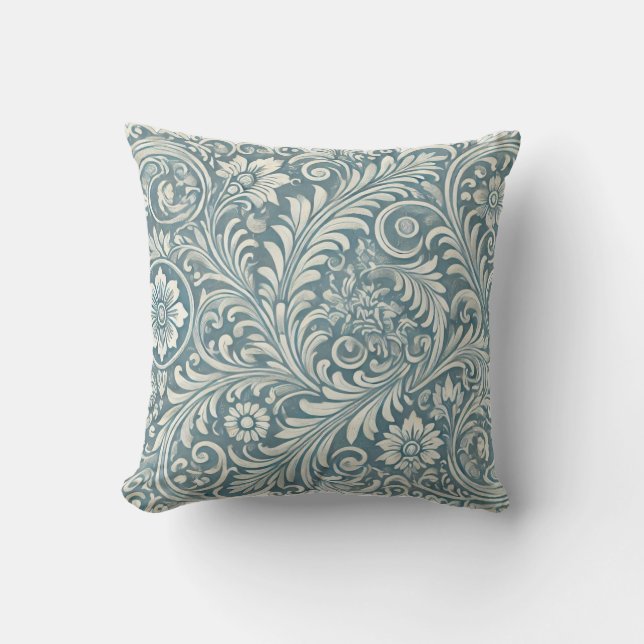 Scrolling Damask Pattern in Soft Blue and Ivory Kudde (Framsida)