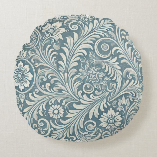 Scrolling Damask Pattern in Soft Blue and Ivory Rund Kudde (Framsidan)