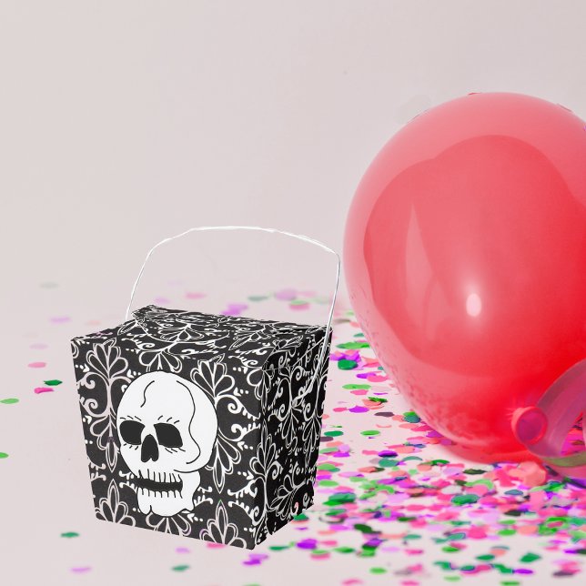 Scrollsar för Skull Black White Damask Presentaskar (White skull on classy black and white damask pattern on chinese Food shaped favor box.)