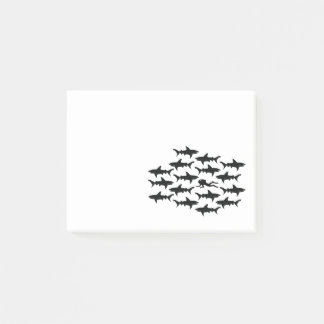 Scuba Diver Swimming med en hajskola Post-it Block