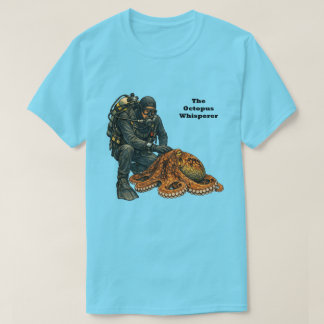 SCUBA-dykande dykare smeker en stor bläckfisk URM T Shirt