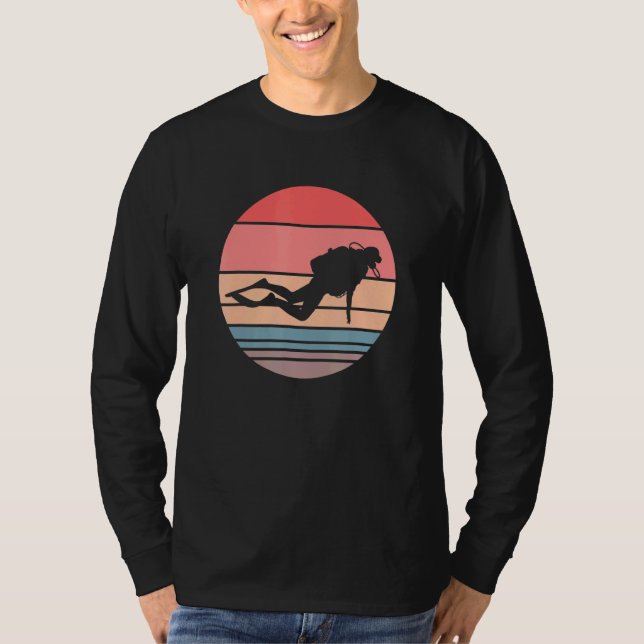 Scuba Retro Sunset Dyka T Shirt (Framsida)