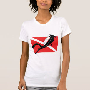 SCUBAdykare besegrar flagga med den kvinnliga T Shirt