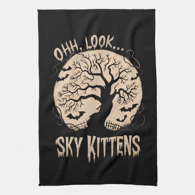 Se Himlar Kittens Halloween Funny Fladdermus Älska Kökshandduk (Vertikal)
