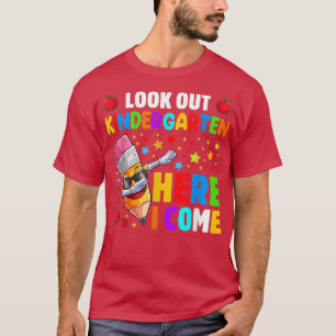Se Kindergarten här i Kom Back to school B T Shirt