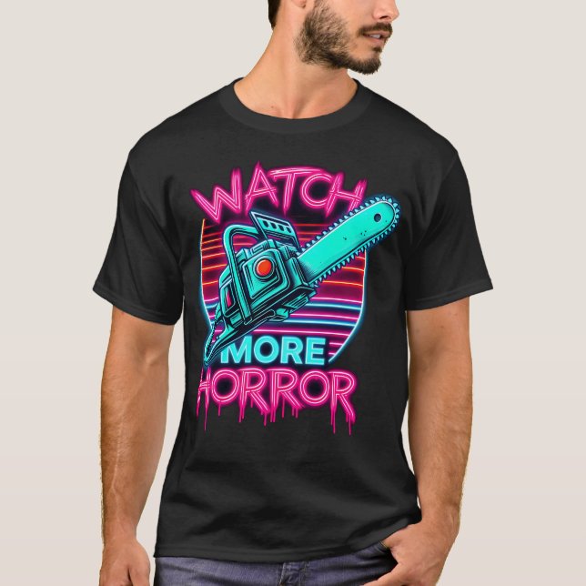 Se mer fasa Retro Synthwave Chainsee Horror T Shirt (Framsida)
