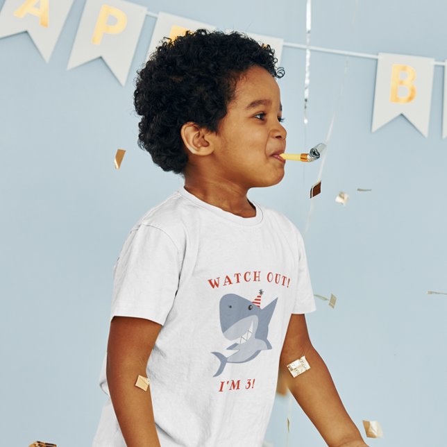 Se upp för Shark Birthday Boy T Shirt (Skapare uppladdad)