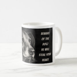 Se upp med hund, anpassningsbarnas husfoto kaffemugg