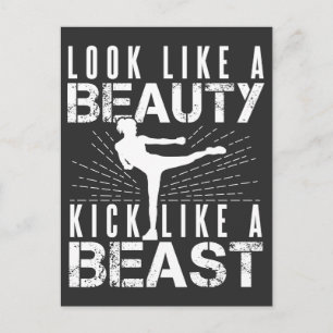 Se ut som en skönhet som Beast Kvinnor Kickboxing Vykort