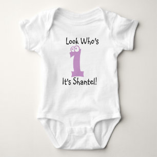 Se vem är 1 anpassadefödelsedagTshirt Tee Shirt