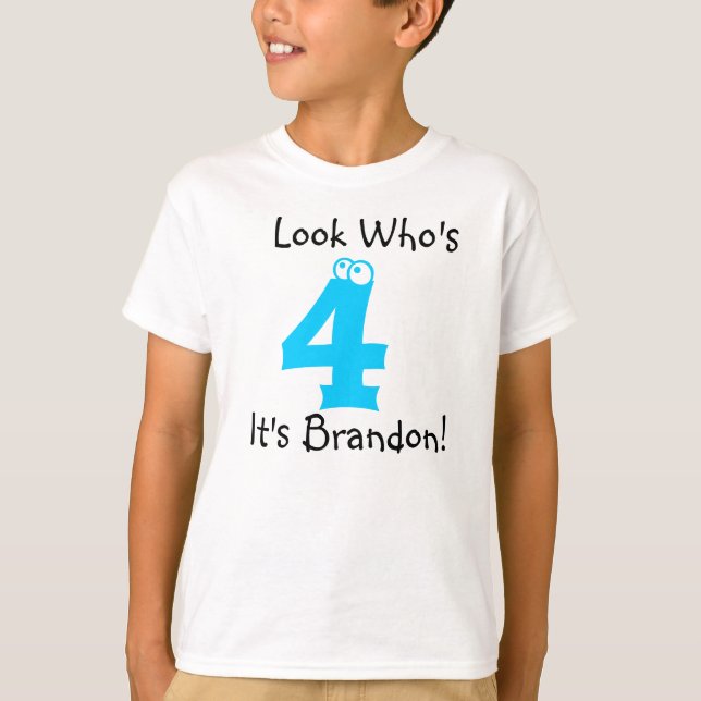 Se vem är födelsedagtshirten för anpassade 4 tee (Framsida)