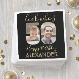 Se vem som är 50 Black & Guld 50 Birthday Photo Pappersservett