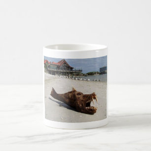Sea Monster Mugg av Juan Cabana